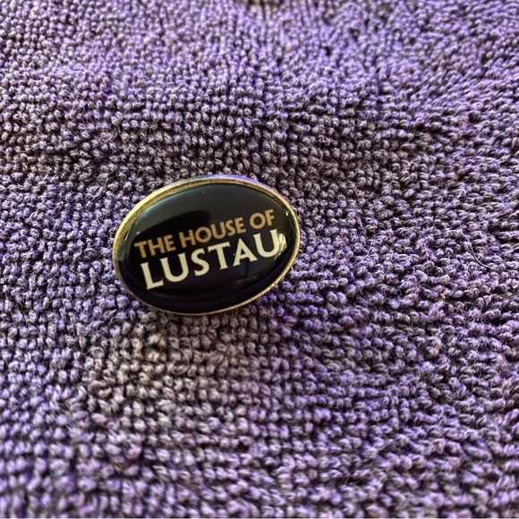 House of Lustau lapel pin - Picture 1 of 3